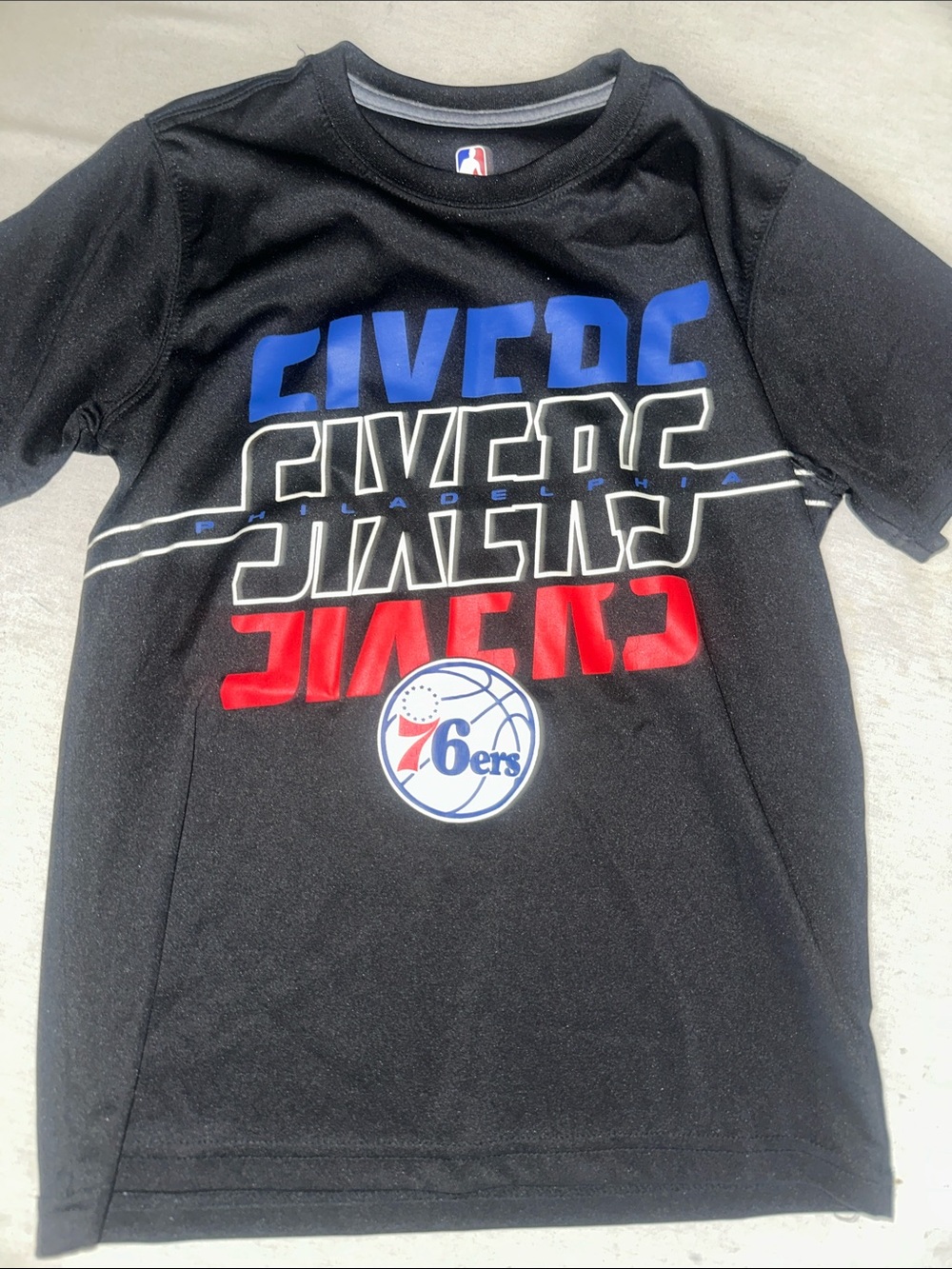 Kids Size M Philadelphia 76ers Black Graphic Rashguard Tee